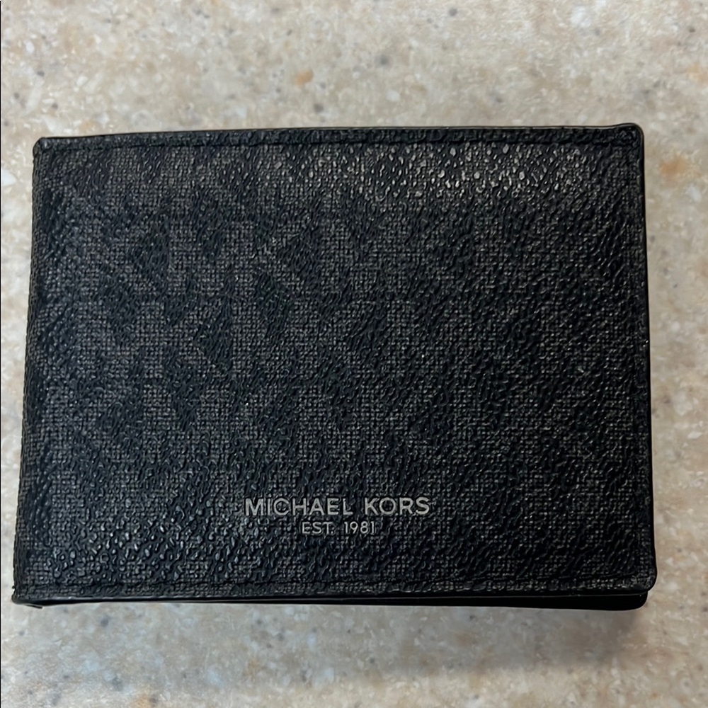 MK Men’s Card Holder with Textured Finish